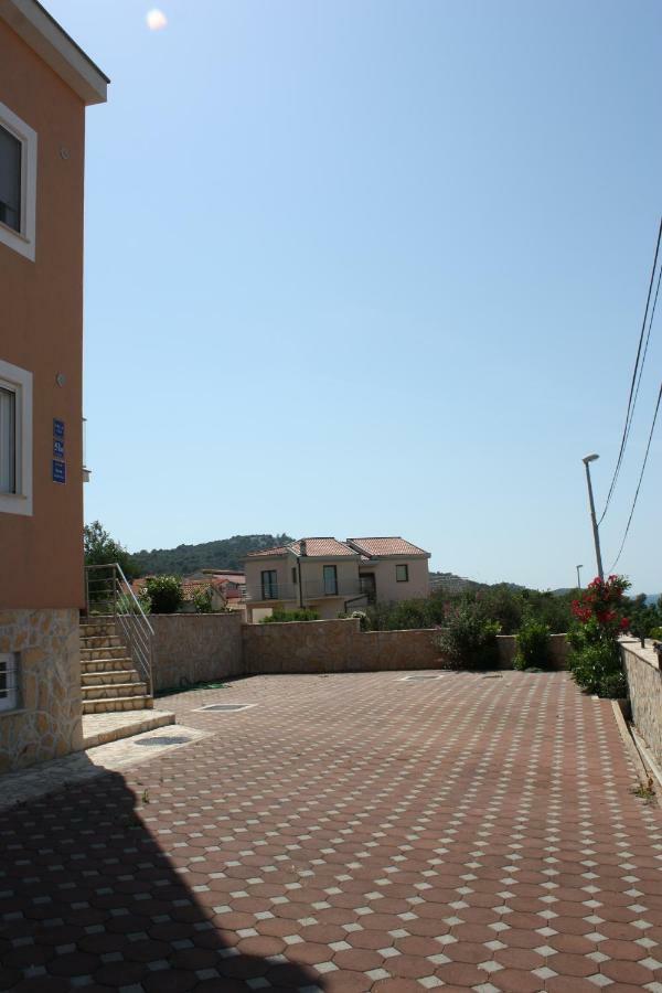 Villa Tea Ražanj Eksteriør billede