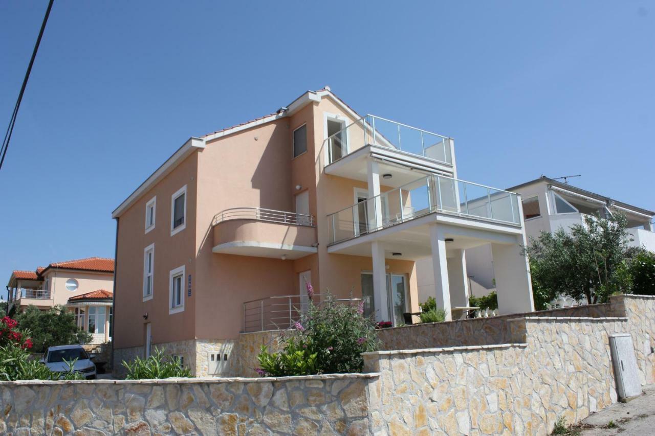 Villa Tea Ražanj Eksteriør billede
